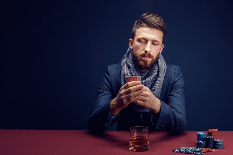 Pengguna Indonesia menikmati sesi Live Casino mahajitu melalui smartphone dengan nyaman